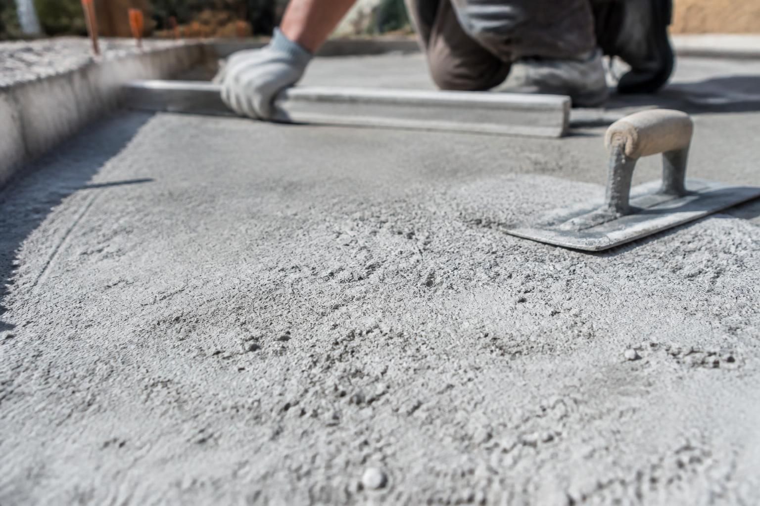 découvrez les causes possibles de la dégradation de votre béton prêt à l’emploi lafarge et apprenez comment éviter qu'il ne devienne poudreux pour assurer la durabilité de vos constructions.